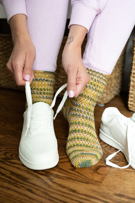 - Pet water dispenser UV sterilization versionMoss Stitch Socks (Crochet)