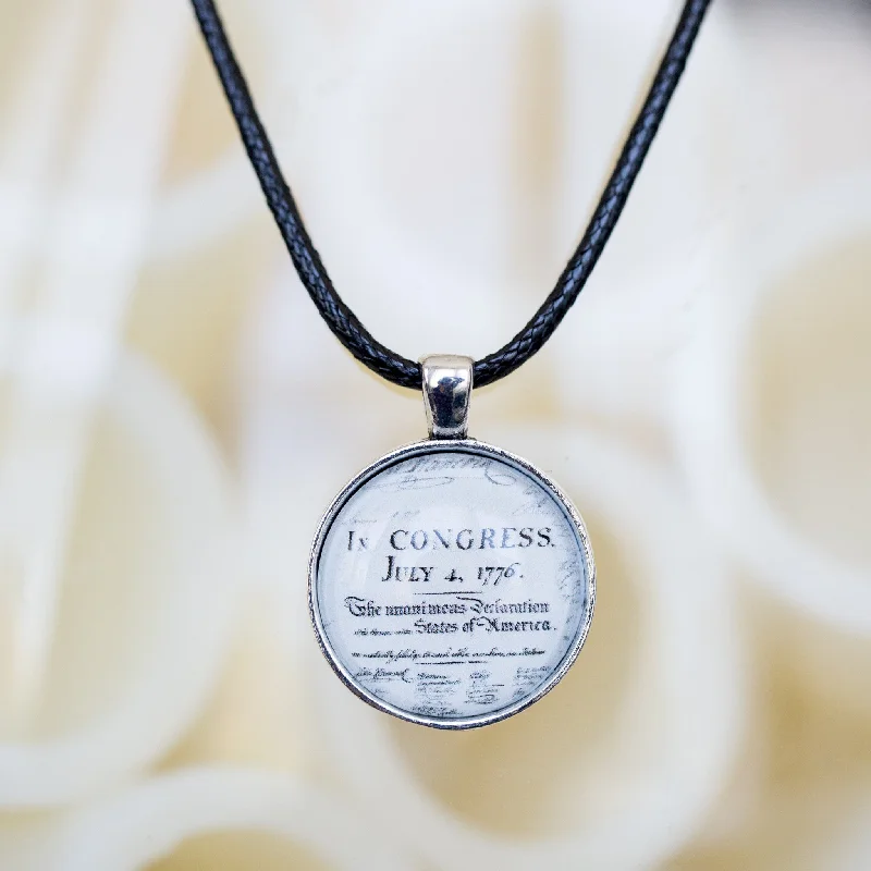  -Anti-scratch sofa protective coverDeclaration of Independence Round Necklace