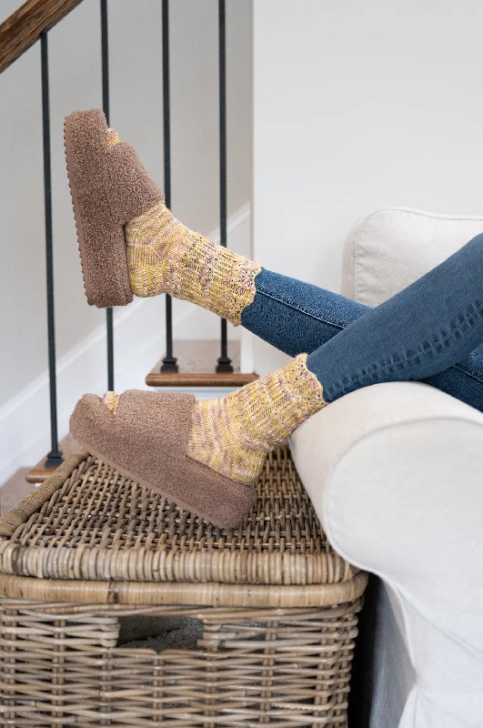 - Pet smart GPS locatorScallop Edged Socks (Knit)