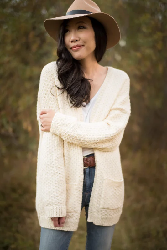 - Automatic temperature adjustment cat bedKnit Kit - Light Dotty Cardigan