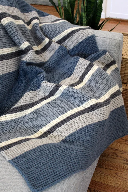 - ​​Pet toys under    yuanKnit Kit - Here and Now Blanket