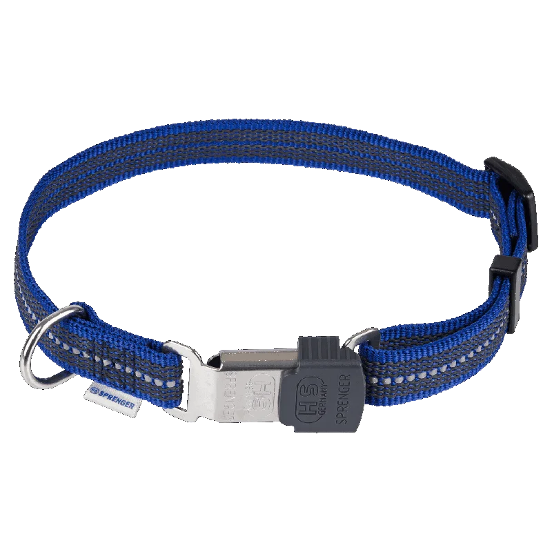 - Pregnant cat delivery room warming boxSprenger Adjustable Collar Reflecting Blue