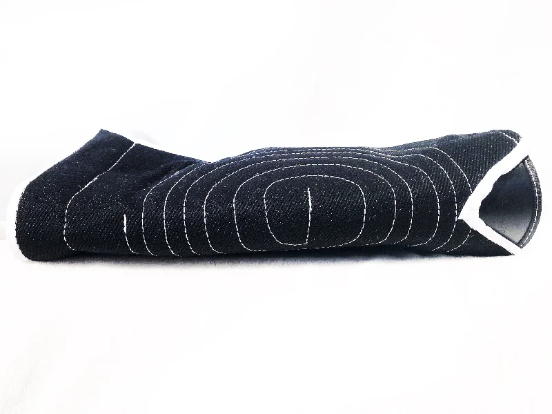 - Summer pet ice matSHARK Sleeve Nylcot