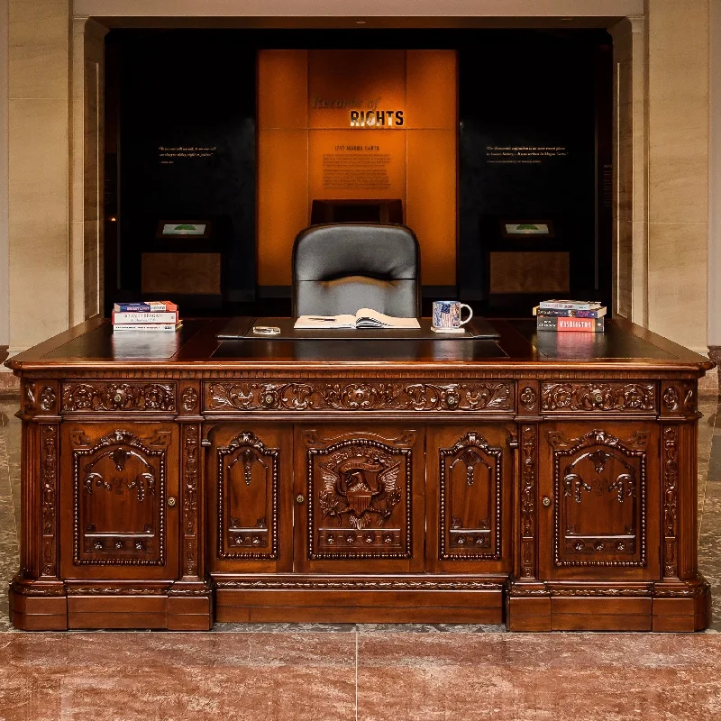  -Non-contact cat thermometerResolute Desk Replica