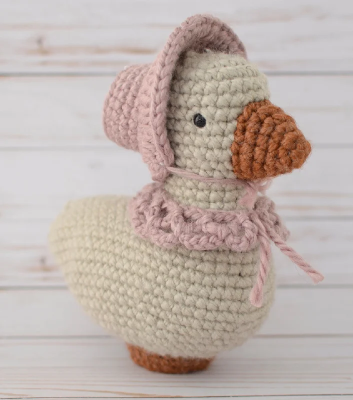 - Chinchilla cooling ice nest ceramic plateCarla The Goose (Crochet)