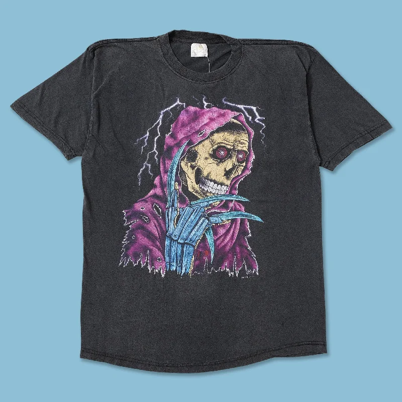 - Custom pet birthday cakeVintage Skull T-Shirt Medium