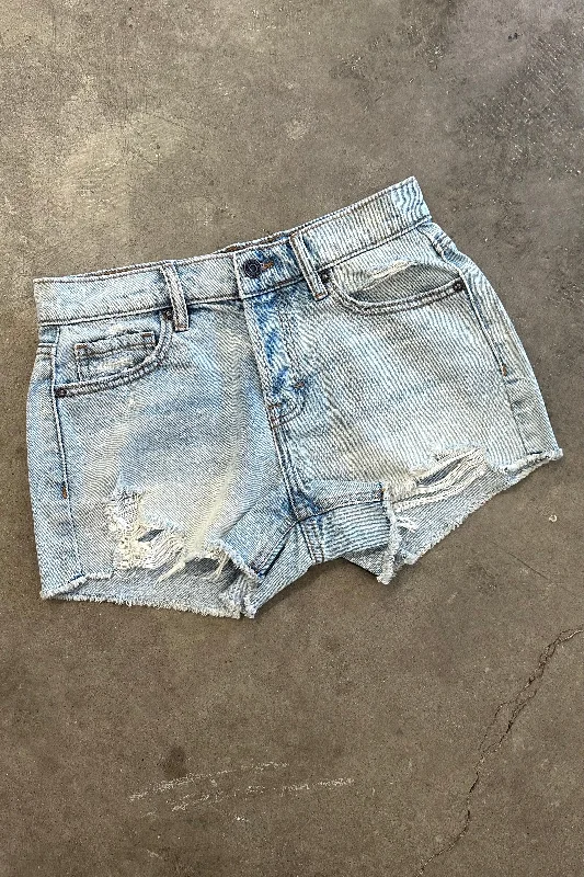 KENZIE LIGHT WASH DENIM SHORTS