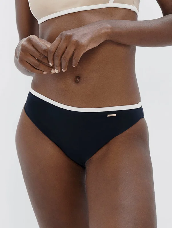 Brisbane Econyl® Bikini Briefs | Pebble